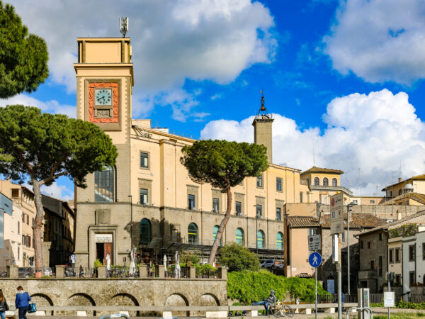 Viterbo, un’area verde di via Petroselli si chiamerà «Boschetto Nonni e Nipoti»