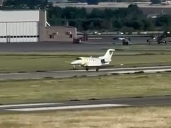 Atterra il primo jet civile nell’aeroporto di Viterbo