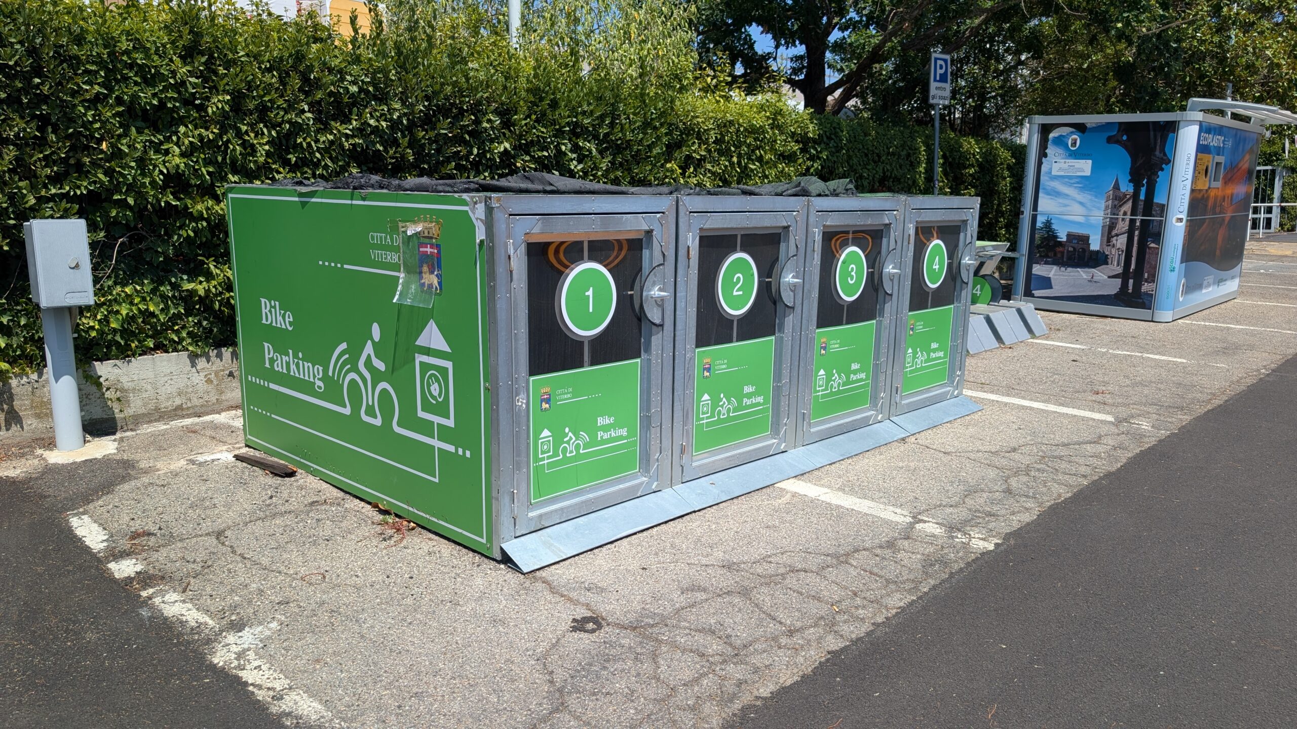 Stazione Bike Parking del Comune di Viterbo con box numerati da 1 a 4