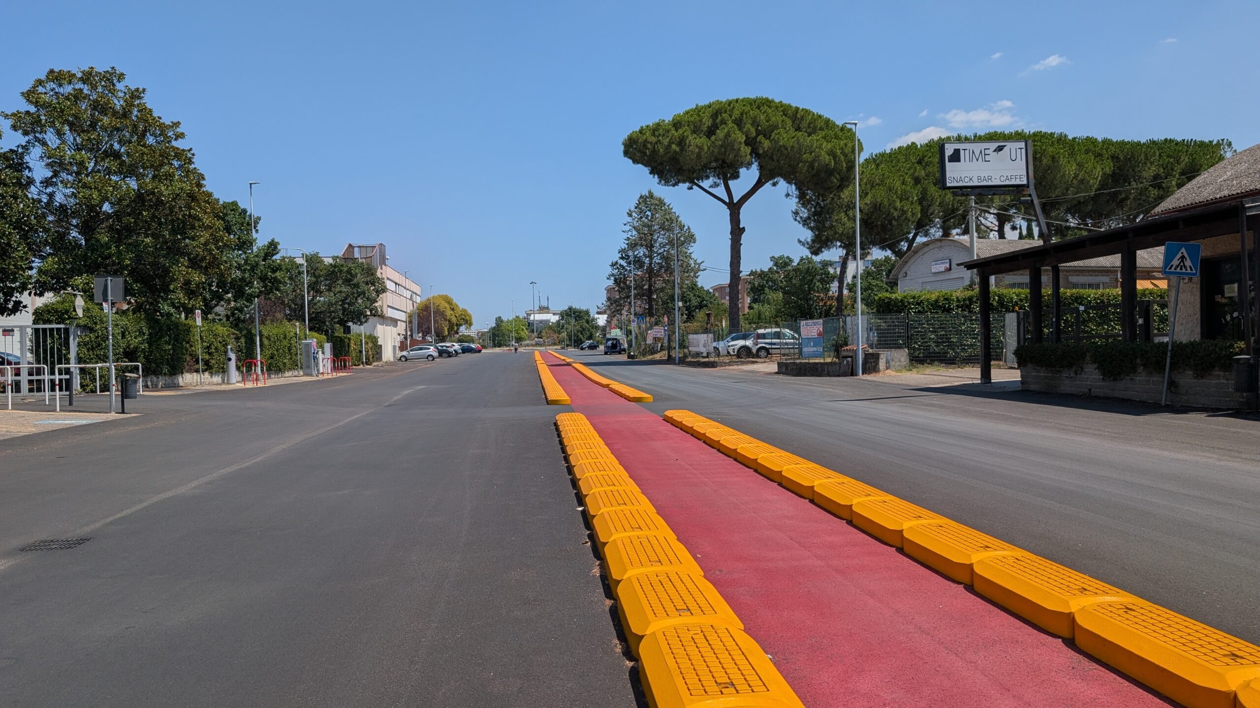 La pista ciclabile del Riello, tratto completato con superficie rossa vicino al campus universitario