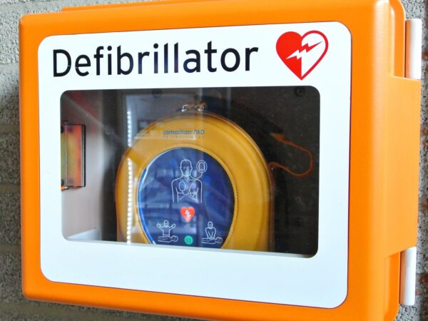 «Viterbo città cardio-protetta», il Comune finanzia un corso sull’uso dei defibrillatori