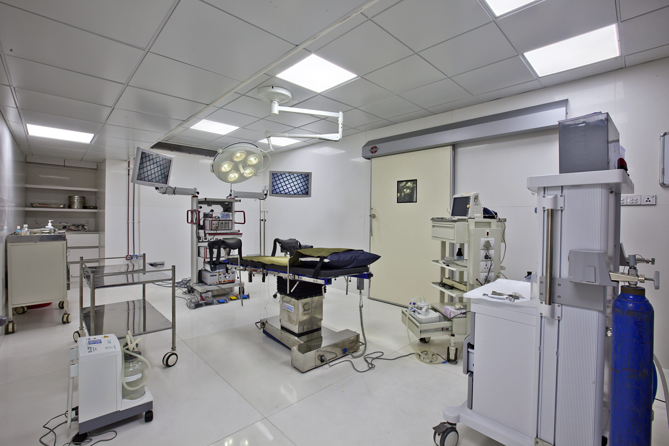 Immagine di repertorio: sala operatoria attrezzata (Wings Hospital, Ahmedabad). Foto: Dr. Jayesh Amin, CC BY-SA 3.0, via