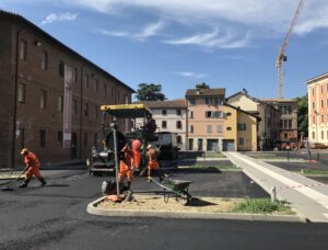 Lavori di asfaltatura stradale (immagine di repertorio)