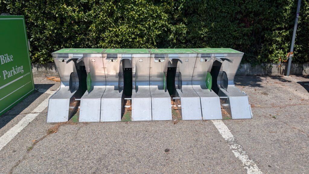 Stazione Bike Parking del Comune di Viterbo, box vuoti e in stato di abbandono