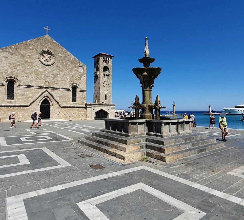 Copia di Fontana Grande a Rodi, piazza Eleftherias