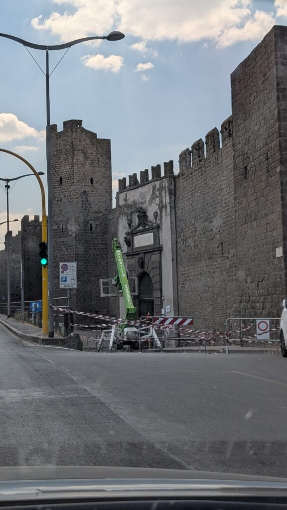 Porta della Verità a Viterbo, lavori di manutenzione in corso