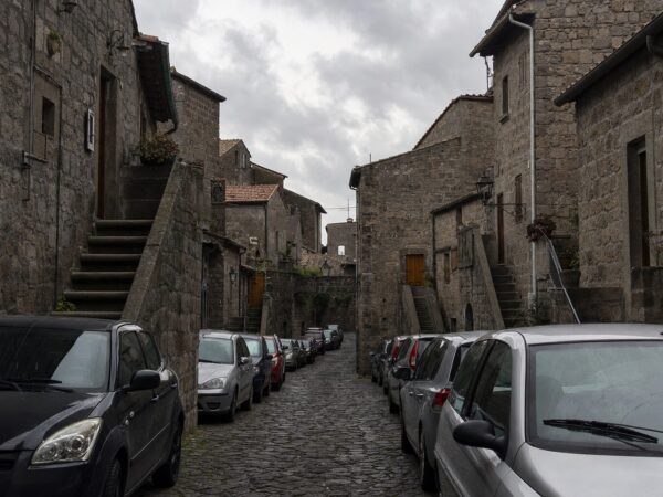 Centro storico ai soli residenti: la proposta per liberare Viterbo dal traffico