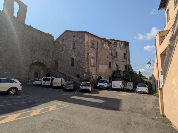 L’ex Istituto San Giuseppe, transennato accanto a Porta San Leonardo