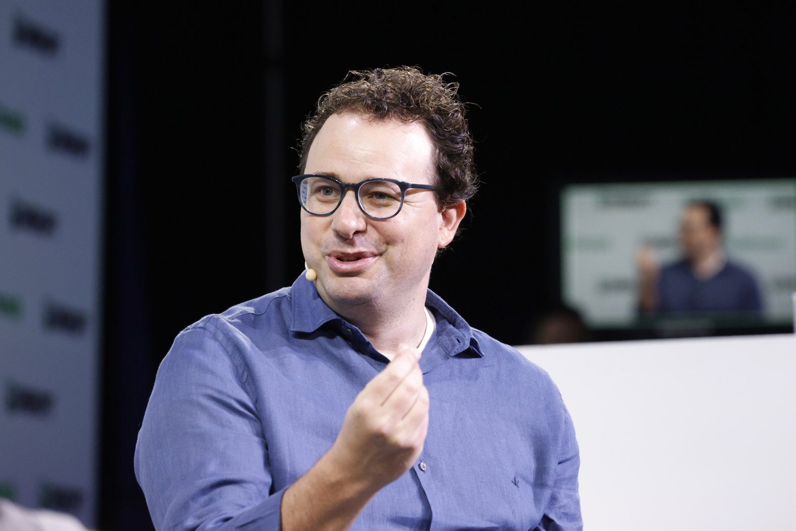 Dario Amodei, amministratore delegato di Anthropic, parla sul palco della TechCrunch Disrupt 2023