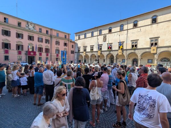 Consegnata la mazza argentea in piazza del Plebiscito: comincia la giornata del corteo storico