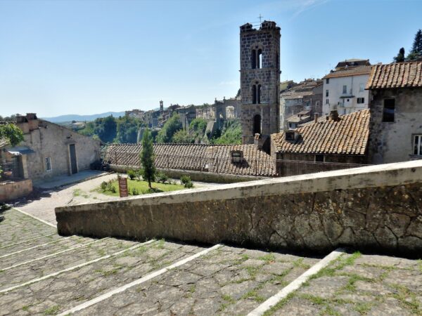 Ronciglione, gara da 420mila euro per i servizi cimiteriali e l’illuminazione votiva