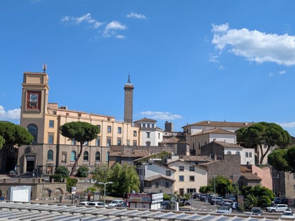 Perché Viterbo cambia lentamente: la risposta in otto secoli di storia